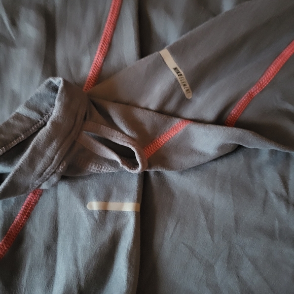 Nike Women Running Zip Pull Over, Size Medium - Picture 4 of 6